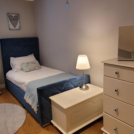 Three Bedroom Apartment By Beautiful Park London Luaran gambar