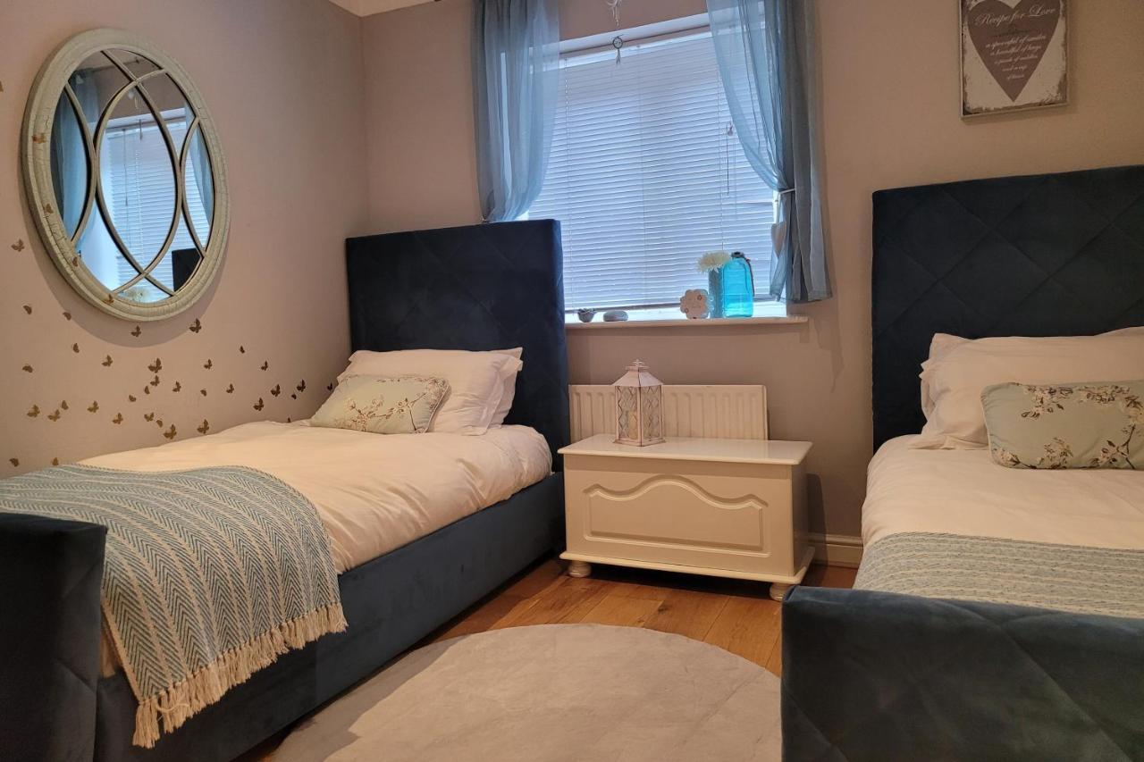 Three Bedroom Apartment By Beautiful Park London Luaran gambar